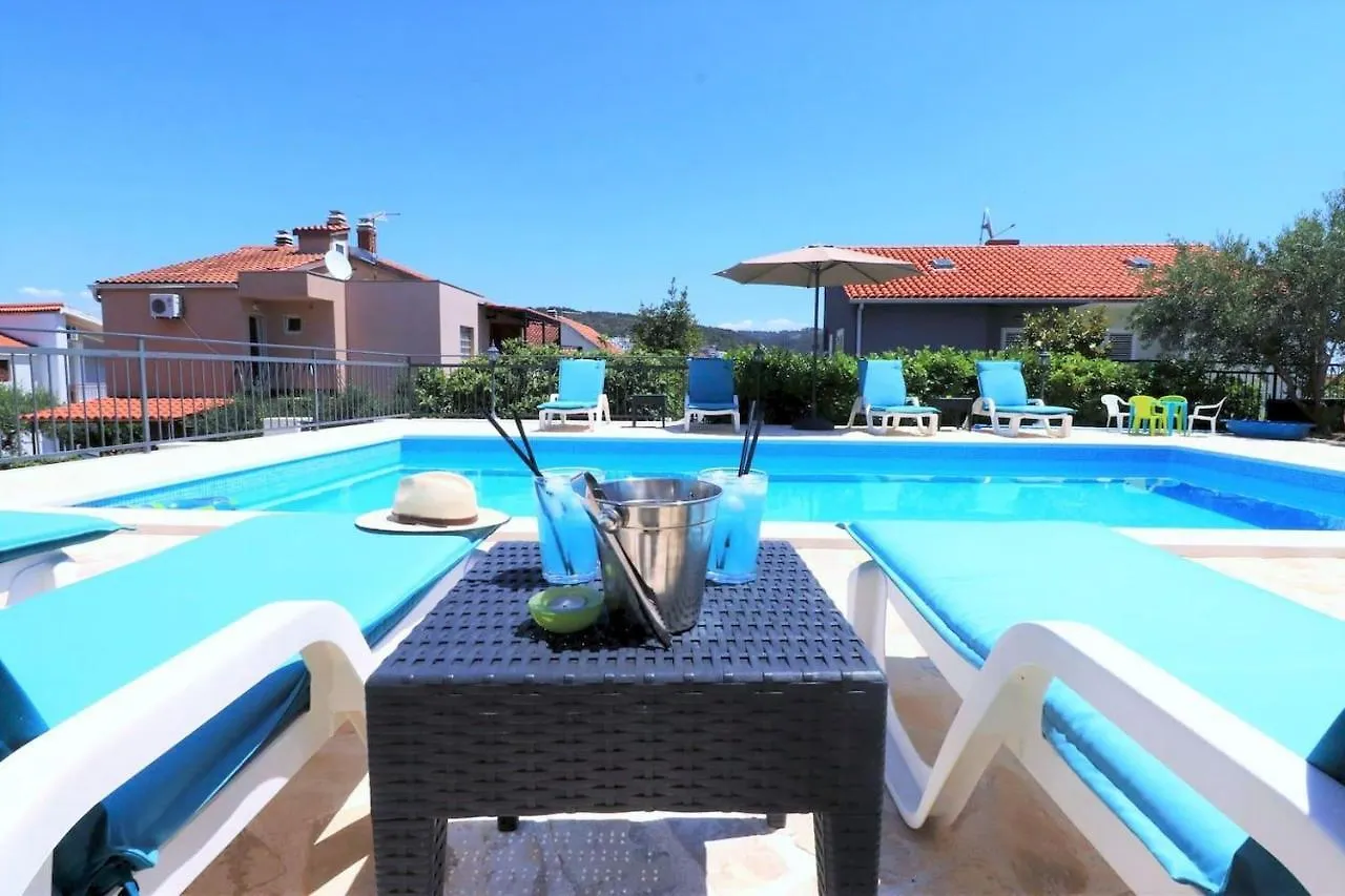 Luxury Beachfront Villa With Pool For Two Families Okrug Gornji