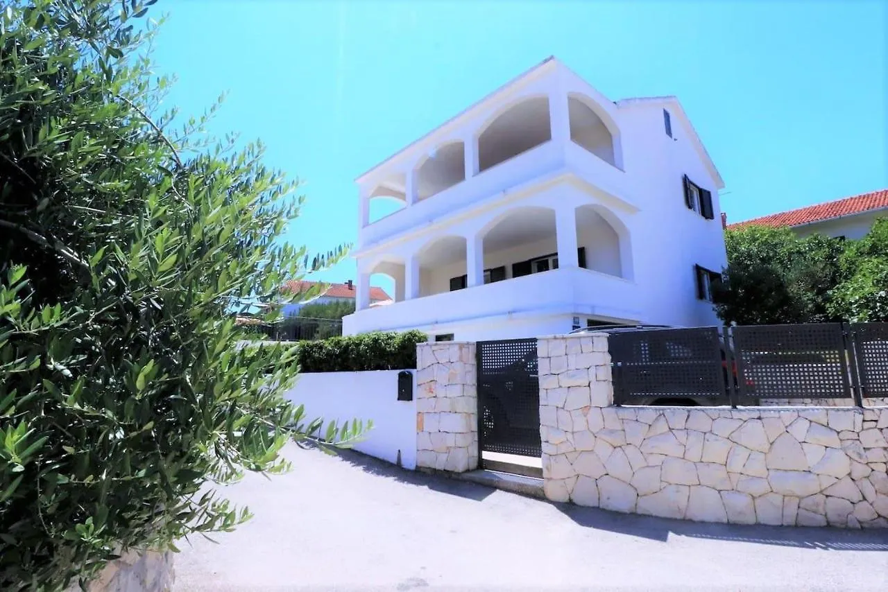 Luxury Beachfront Villa With Pool For Two Families Okrug Gornji