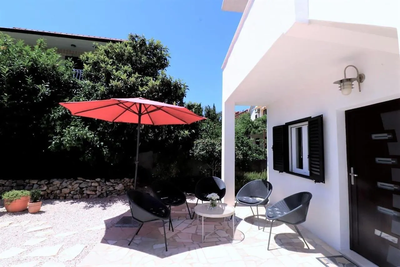 Luxury Beachfront Villa With Pool For Two Families Okrug Gornji 0*,