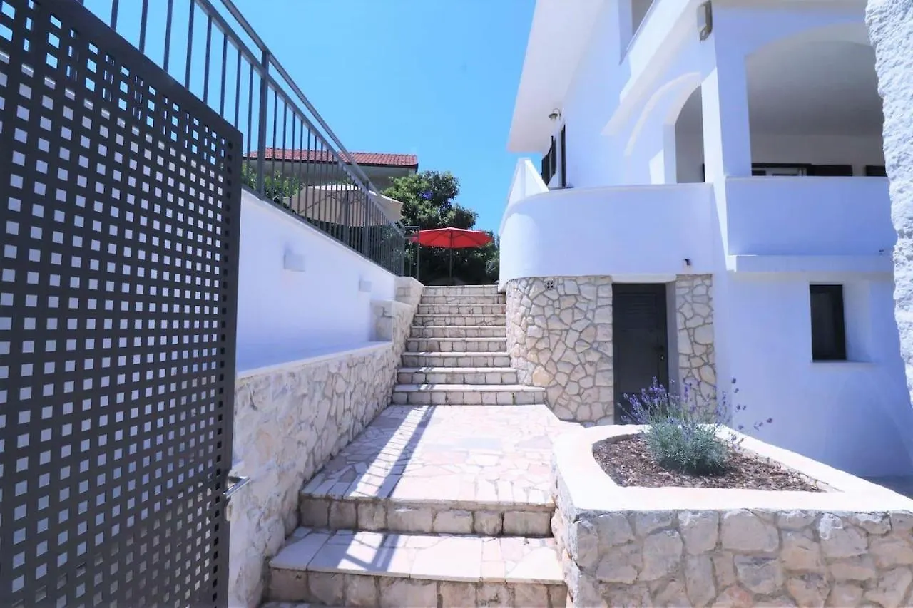 Luxury Beachfront Villa With Pool For Two Families Okrug Gornji