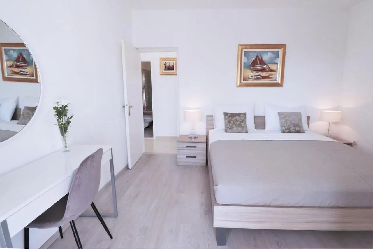 Luxury Beachfront Villa With Pool For Two Families Okrug Gornji