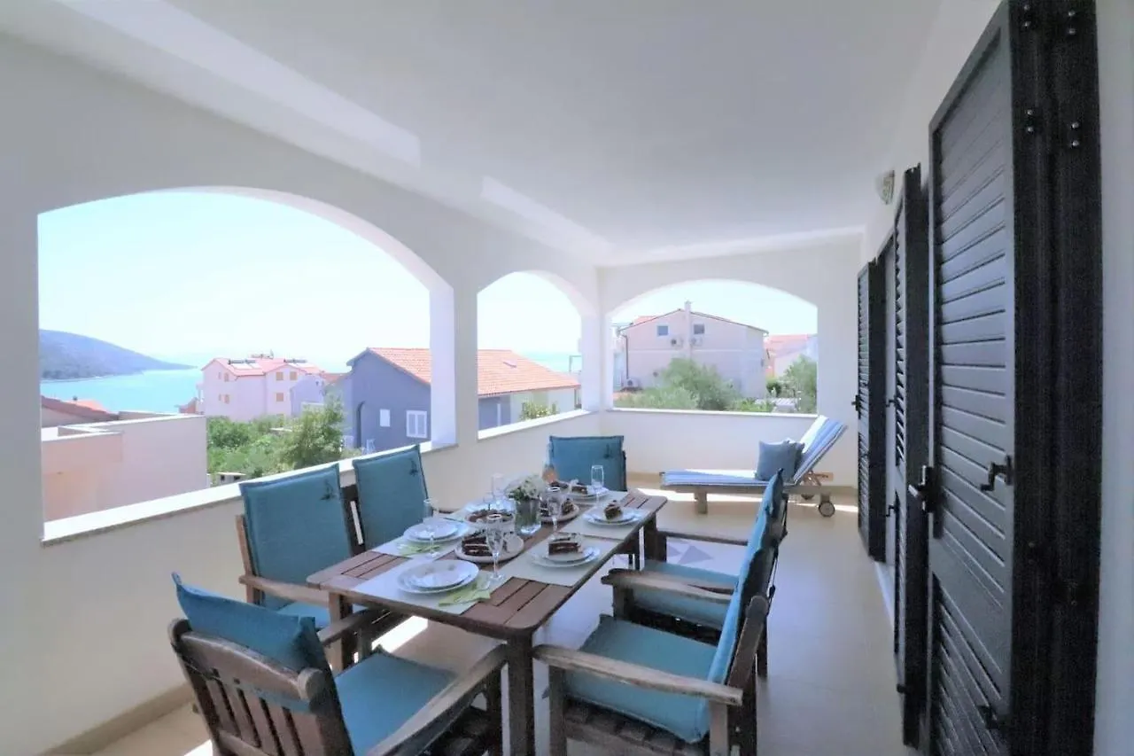 Luxury Beachfront Villa With Pool For Two Families Okrug Gornji Croatia