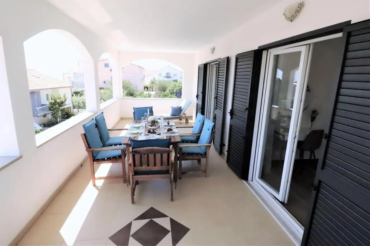 Luxury Beachfront Villa With Pool For Two Families Okrug Gornji