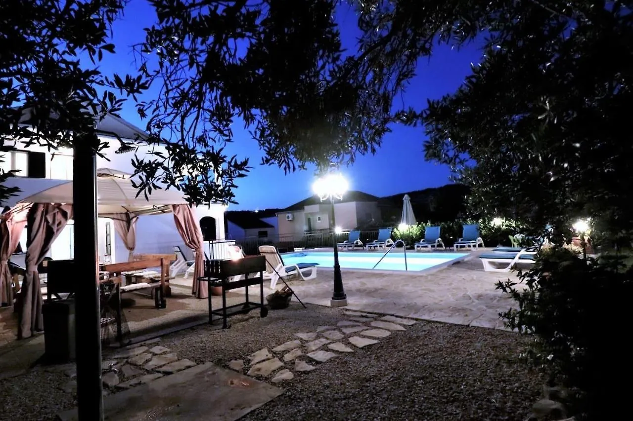 Luxury Beachfront Villa With Pool For Two Families Okrug Gornji Croatia