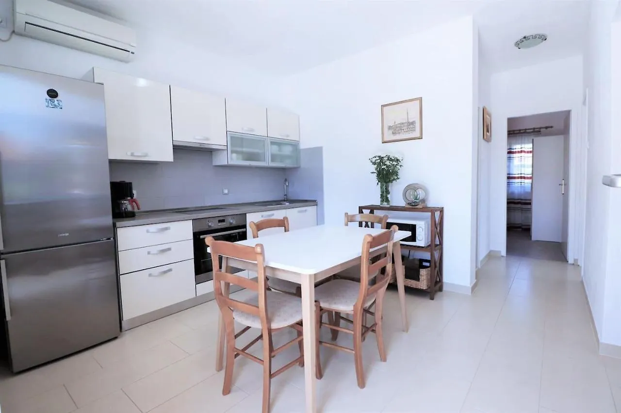 Luxury Beachfront Villa With Pool For Two Families Okrug Gornji