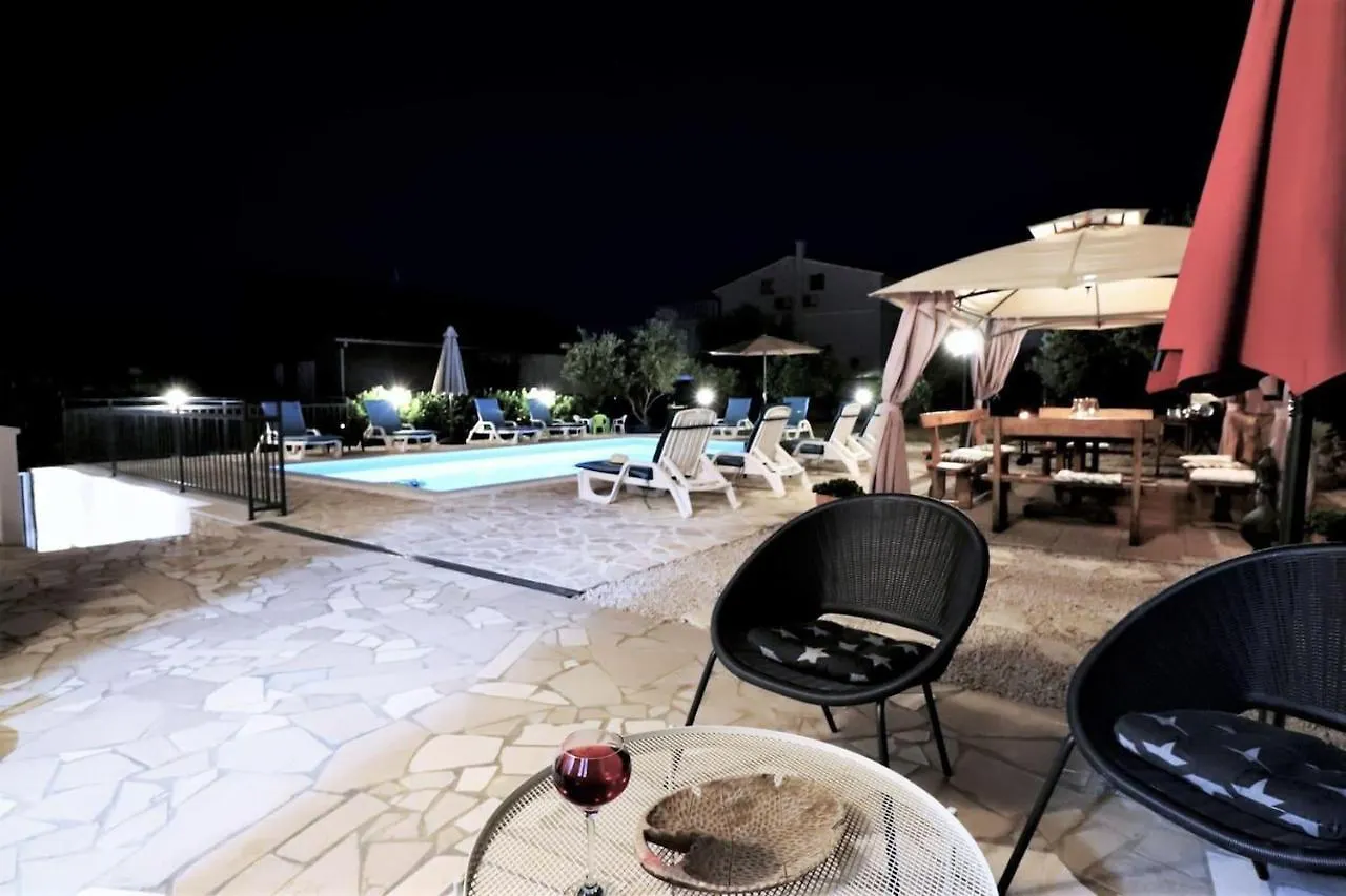 Luxury Beachfront Villa With Pool For Two Families Okrug Gornji
