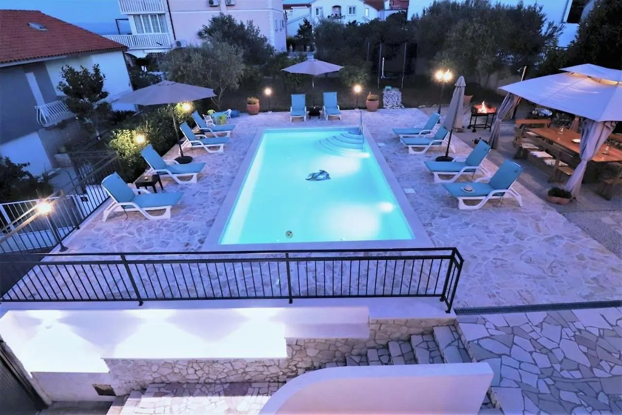 Luxury Beachfront Villa With Pool For Two Families Okrug Gornji Croatia