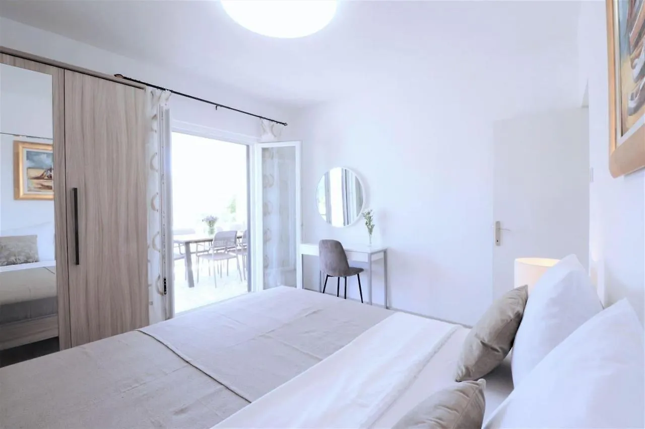 Luxury Beachfront Villa With Pool For Two Families Okrug Gornji